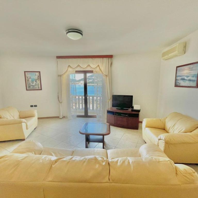 Sea view Apartments Rafailovici - Apartman sa 3 Spavaće Sobe i Pogledom na More - 10
