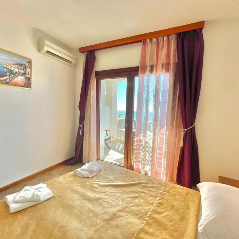 Sea view Apartments Rafailovici - Apartman sa 3 Spavaće Sobe i Pogledom na More - 13