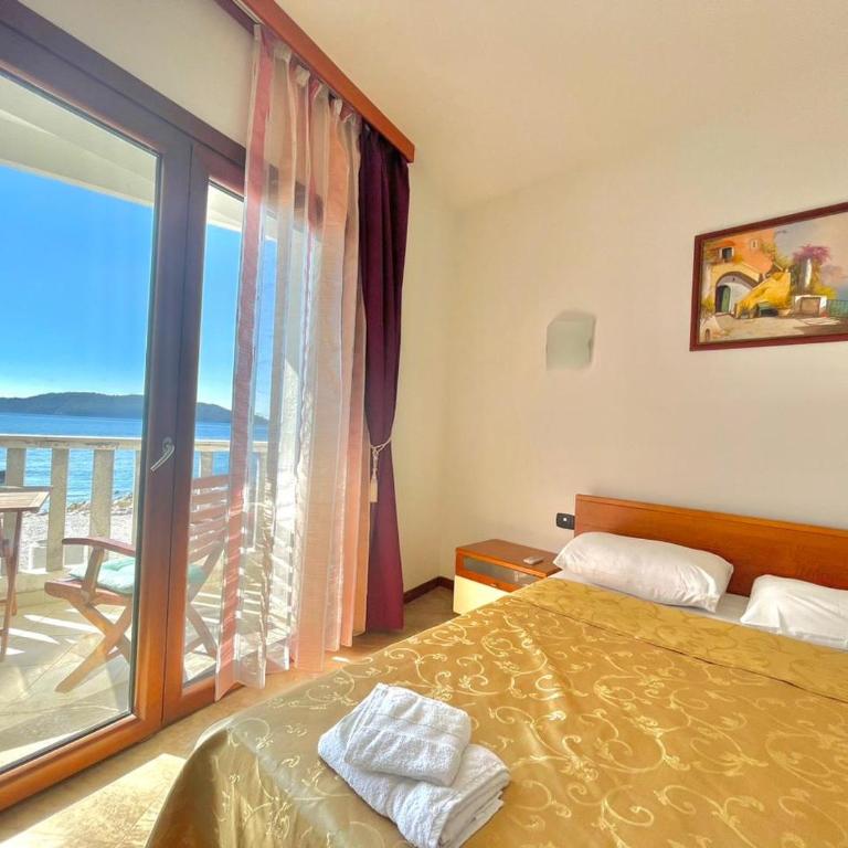 Sea view Apartments Rafailovici - Apartman sa 3 Spavaće Sobe i Pogledom na More - 20