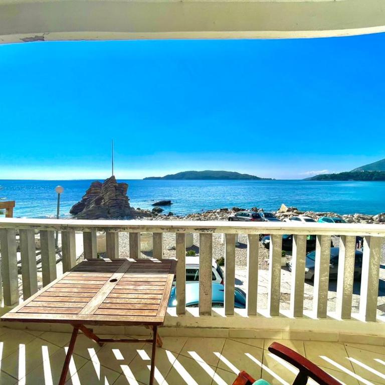 Sea view Apartments Rafailovici - Apartman sa 3 Spavaće Sobe i Pogledom na More - 19