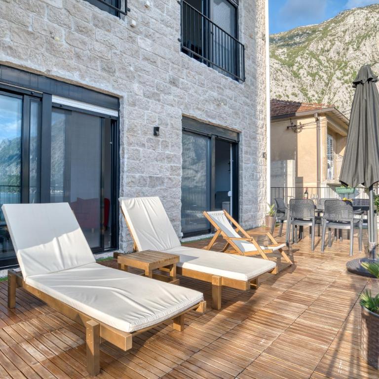 Beachfront Villa Nautica - Apartment with Sea View - 3