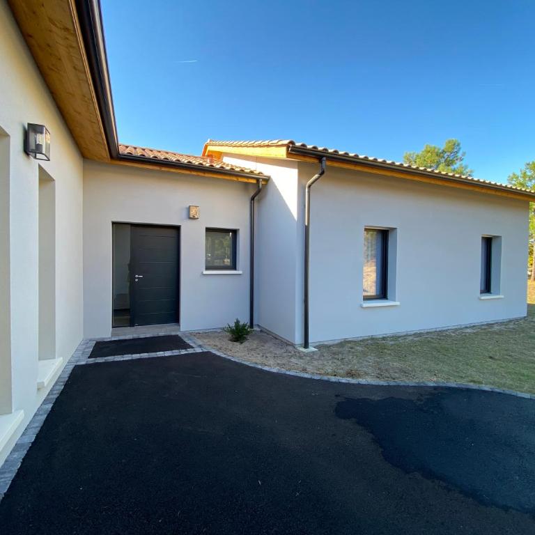 Villa avec piscine chauffée idéalement située - Villa - 18