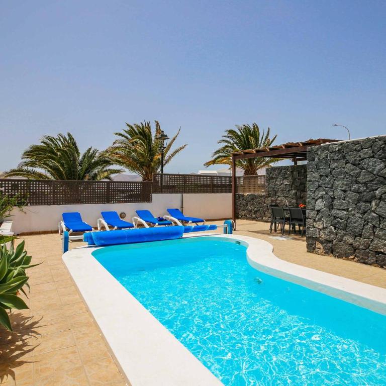 Villa Lisa - Three-Bedroom Villa - 4