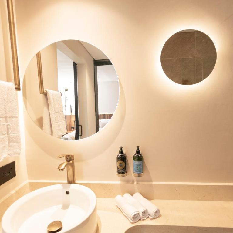 1616 Hotel - Habitación Doble Deluxe - 8