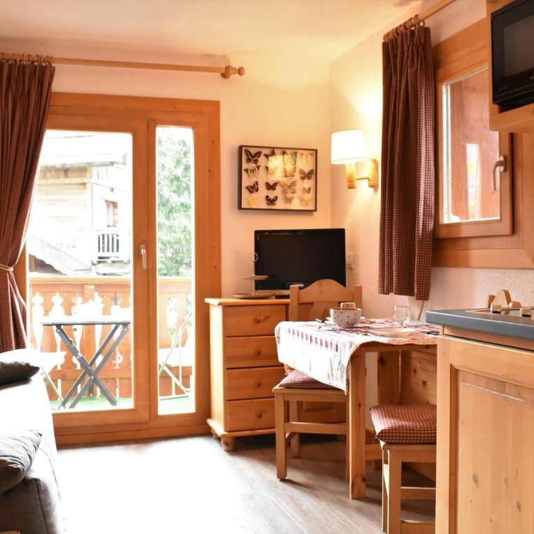 Charmant Studio Rénové pour 3 Personnes à Méribel, Proche Pistes et Commerces, Balcon Sud - FR-1-180-33 - Appartement 1 Chambre - 1