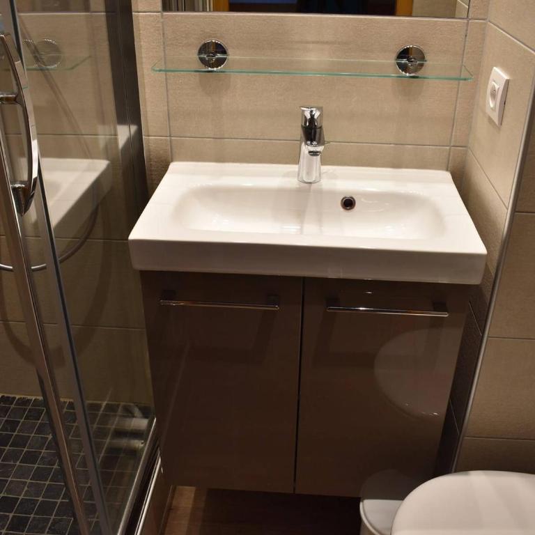 Charmant Studio Rénové pour 3 Personnes à Méribel, Proche Pistes et Commerces, Balcon Sud - FR-1-180-33 - Appartement 1 Chambre - 17