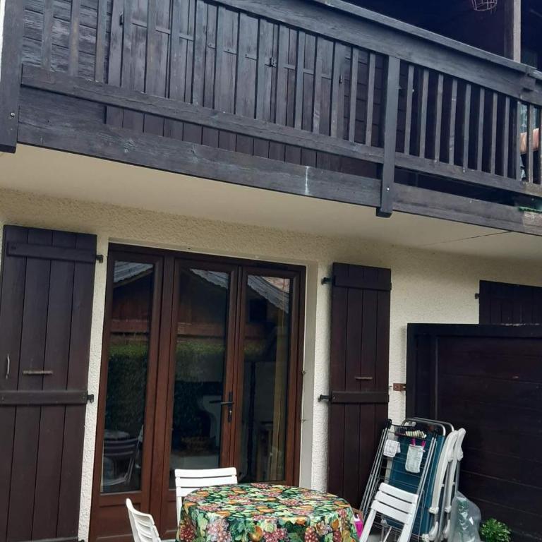 T2 rez-de-jardin Chamonix avec parking et vue Mont Blanc - FR-1-517-65 - Apartment - 2