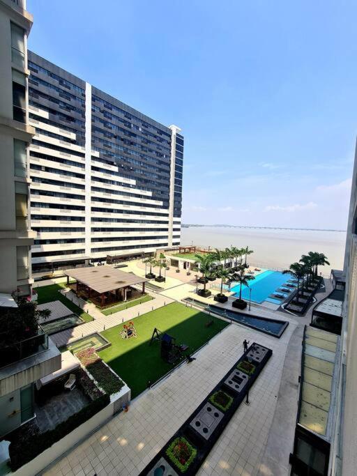 Ecusuites Bellini 404 King RiverView AirportGye - Apartamento de 1 dormitorio - 13