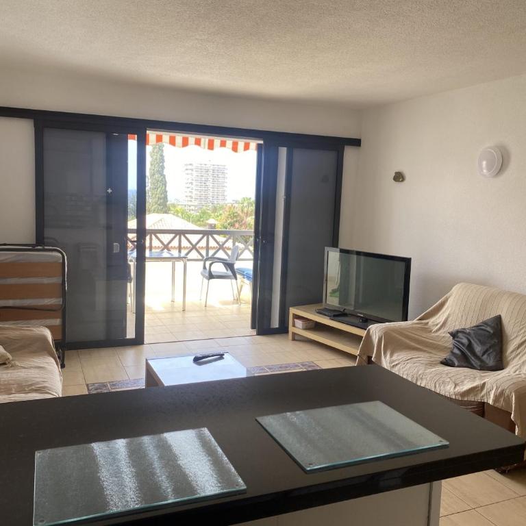 Apart Hotel Lovely 1 bed Apartment 5A1, Victoria Court 1, Los Cristianos, Tenerife - Apartamento con balcón - 6