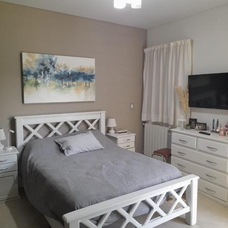 excelente casa con pileta - Casa de 3 dormitorios - 13