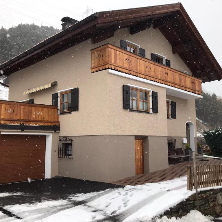 Chalet Karin - Apartment mit 3 Schlafzimmern - 1