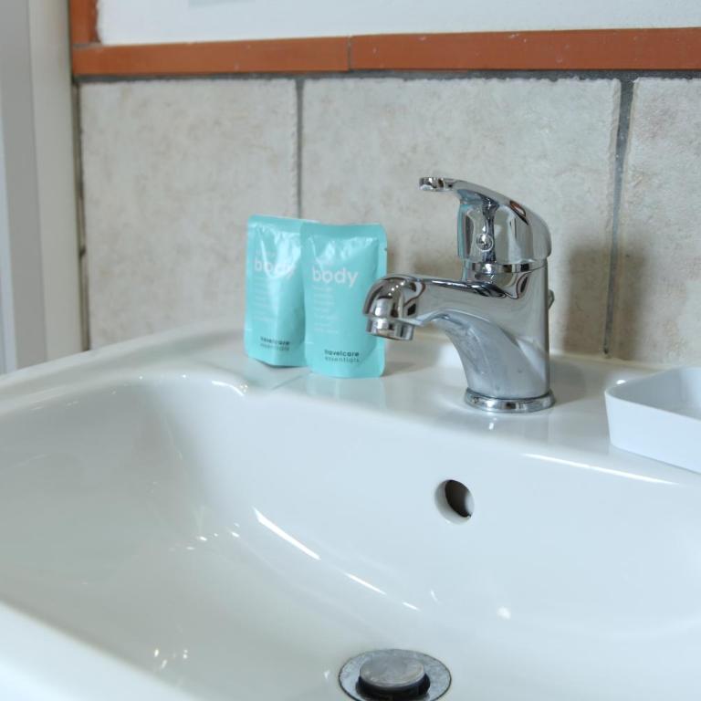 COASTAL Seaview Suite & CENTRAL BALCONY Street View Studio - Apartment with City View - 5