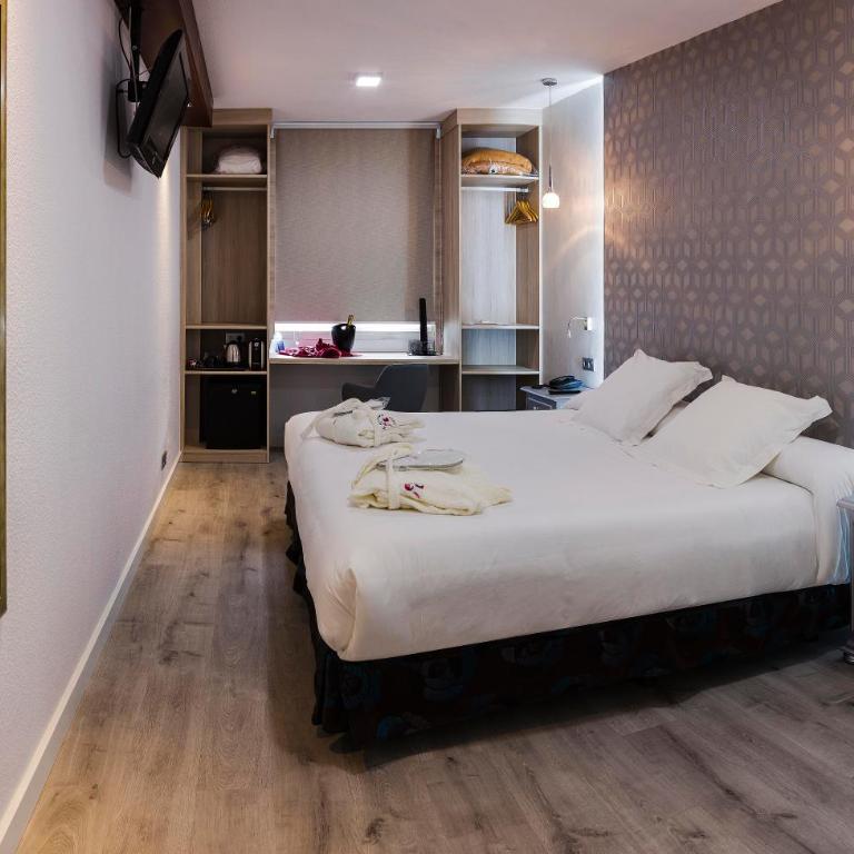 Bellavista Sevilla - Oferta romántica - Habitación Deluxe con cama extragrande - 1
