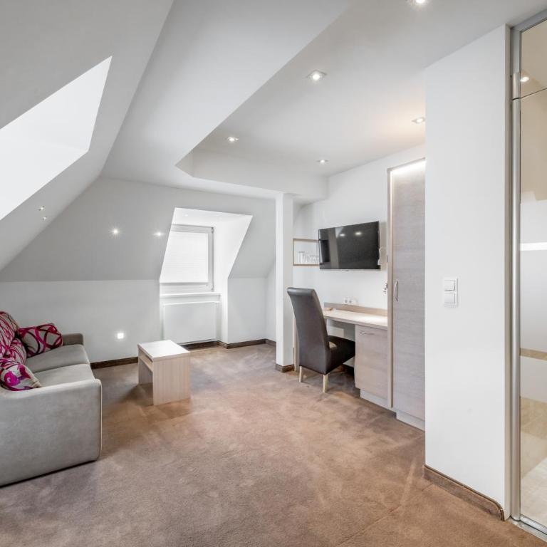 Hotel Garni Christine - Suite mit Bergblick - 5