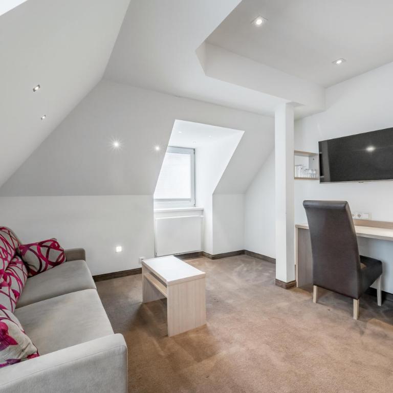 Hotel Garni Christine - Suite mit Bergblick - 6
