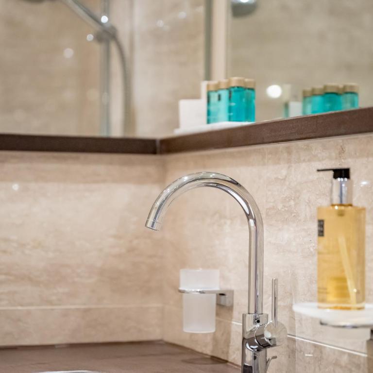 Hotel Garni Christine - Suite mit Bergblick - 7