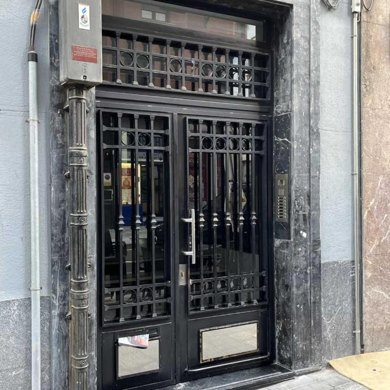 Recién reformado junto a metro San Mamés - Three-Bedroom Apartment - 31