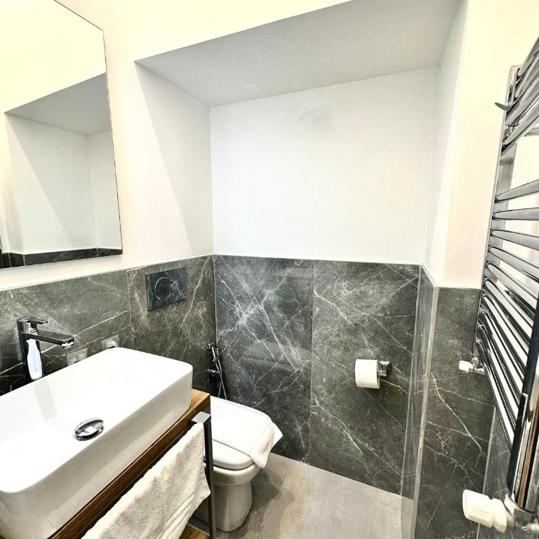 AD Suites Tritone - Camera Matrimoniale Economy - 5