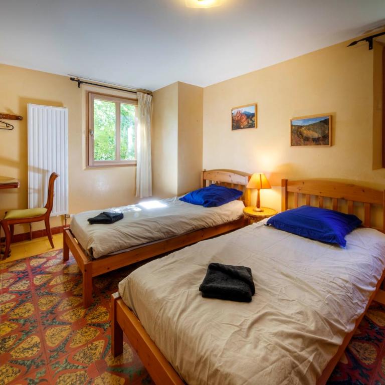 Eco-hôtel et Yourtes du Mercantour - Chambre Quadruple - Vue sur Montagnes - 1