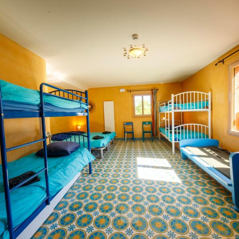 Eco-hôtel et Yourtes du Mercantour - Chambre Familiale - Vue sur Montagne - 2