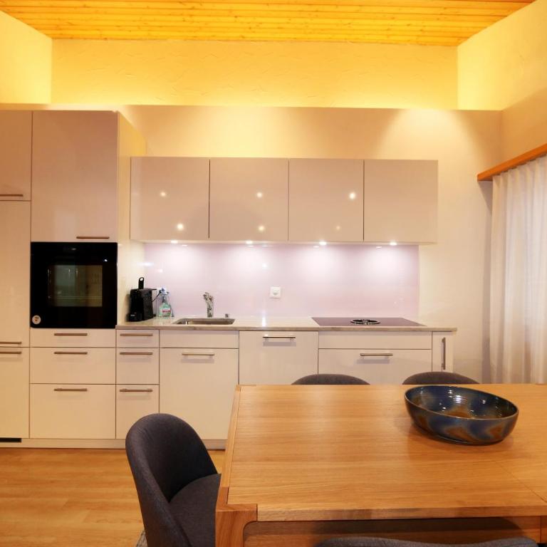 Adora - Apartment mit Blick auf die Berge - 9