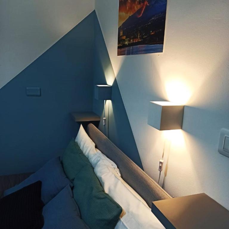 B&B ONE - Double Room with Private Bathroom - 8