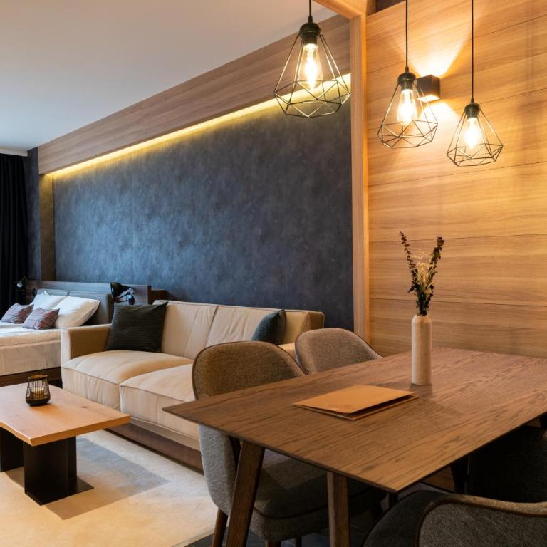 Woodside Apartment 218 - One-Bedroom Apartment - 7