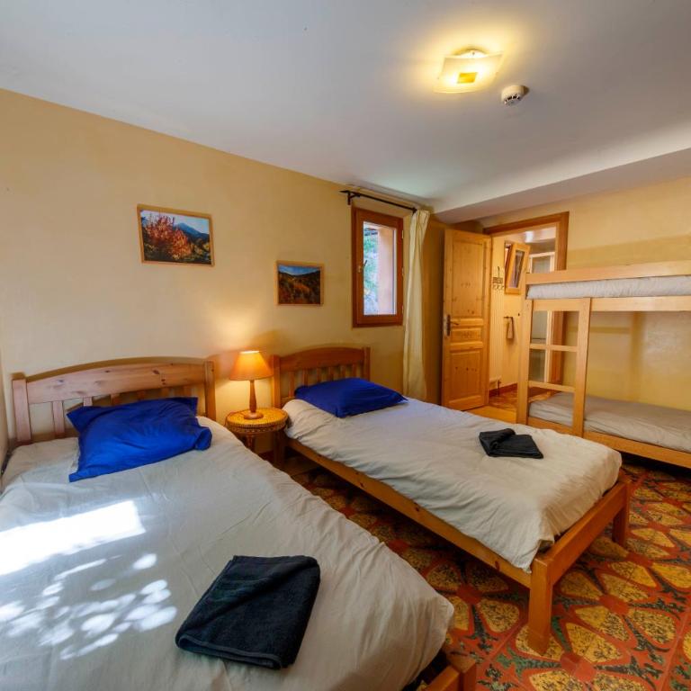 Eco-hôtel et Yourtes du Mercantour - Chambre Quadruple - Vue sur Montagnes - 3