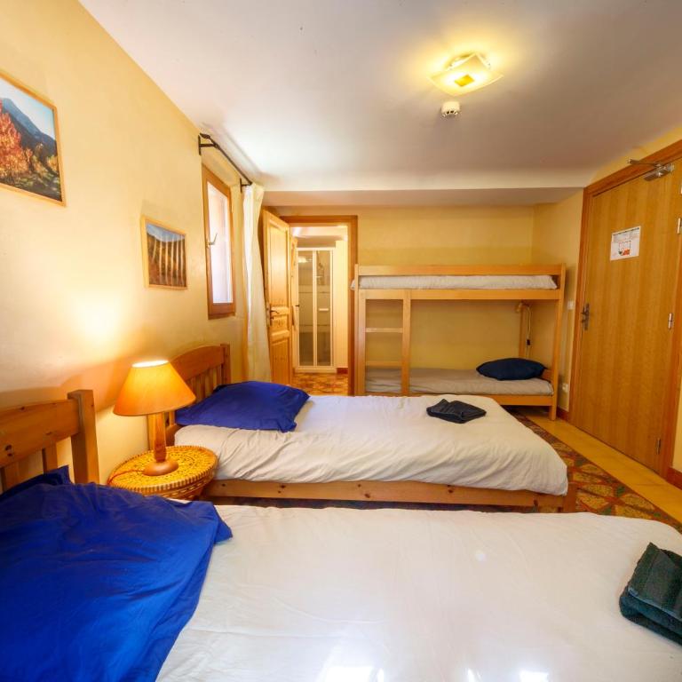 Eco-hôtel et Yourtes du Mercantour - Chambre Quadruple - Vue sur Montagnes - 5