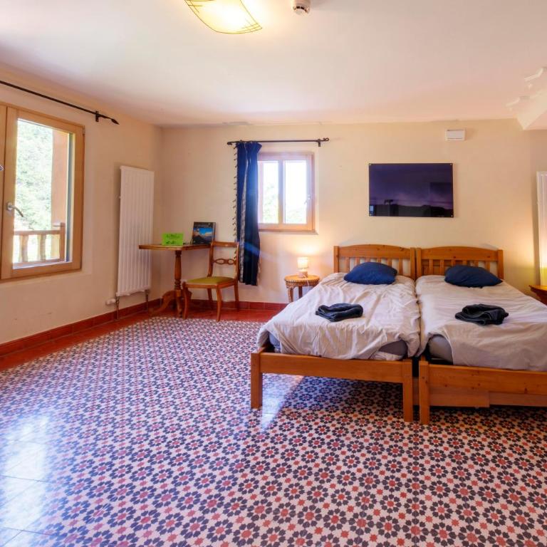 Eco-hôtel et Yourtes du Mercantour - Chambre Familiale avec Salle de Bains Privative - 5