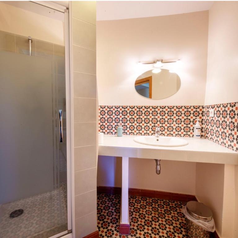 Eco-hôtel et Yourtes du Mercantour - Chambre Familiale avec Salle de Bains Privative - 6