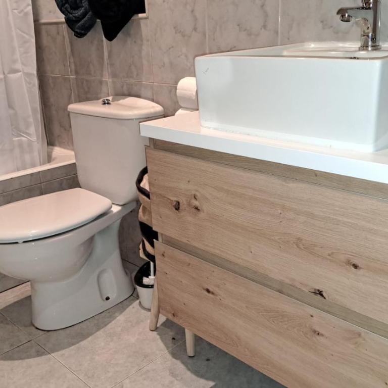 Espectacular apartamento reformado en edificio histórico, con WIFI - Appartement 2 Chambres - 38