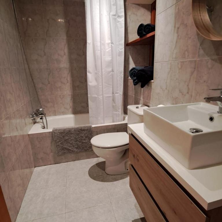 Espectacular apartamento reformado en edificio histórico, con WIFI - Appartement 2 Chambres - 37