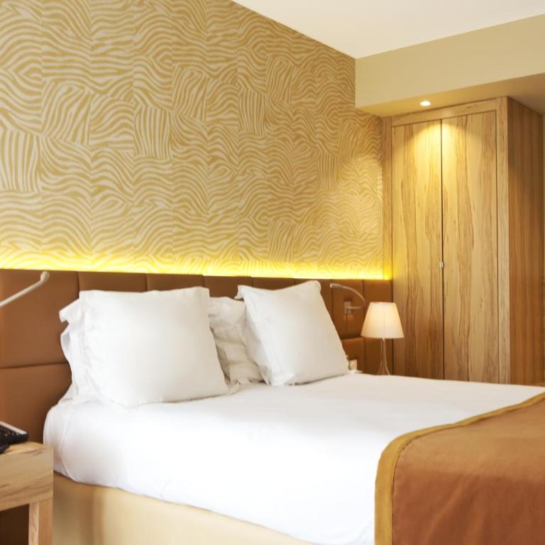 Golden Tulip Avignon Le Paradou - Chambre Lit King-Size Exécutive avec Patio Privé - 2