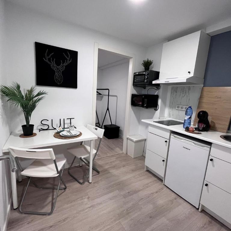 Miniestudio close centre - One-Bedroom Apartment - 6