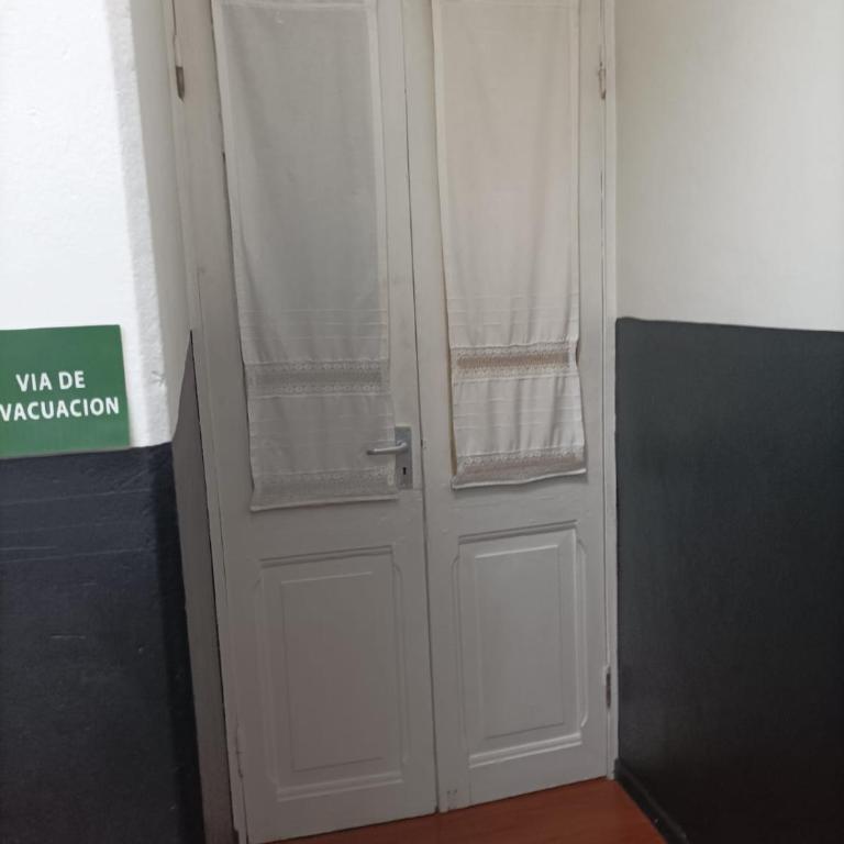 Alojamiento Emilia House y camping - 6-Bed Mixed Dormitory Room - 12