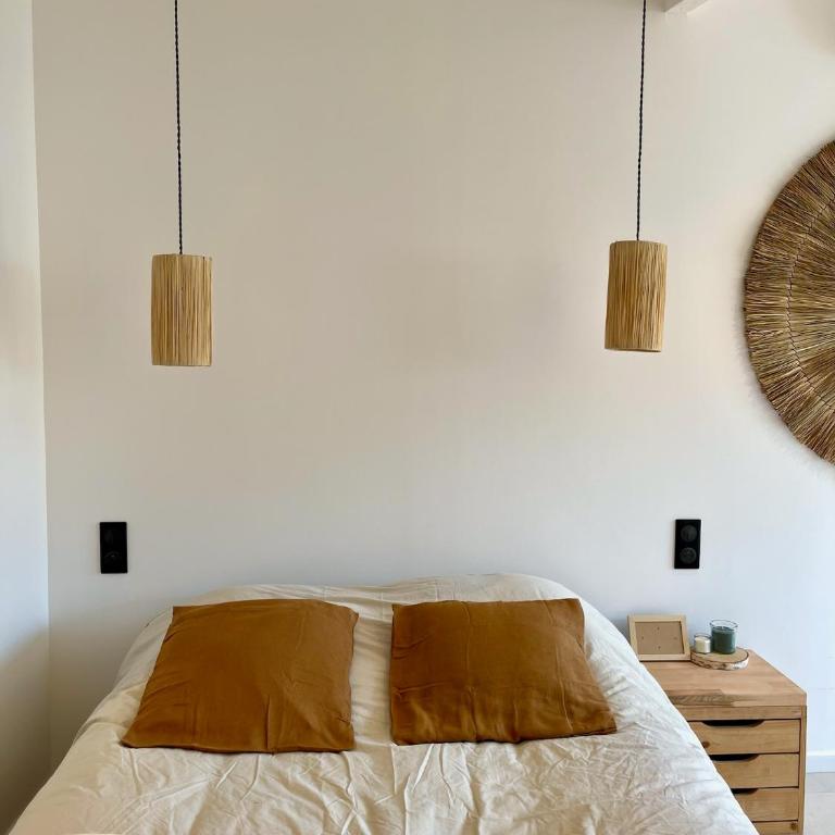 Grand studio rénové de style bohème chic, avec patio & au coeur du village - Appartement 1 Chambre - 13