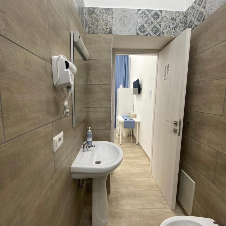 Airys B&B - Holiday House - Camera Matrimoniale con Bagno Privato - 9