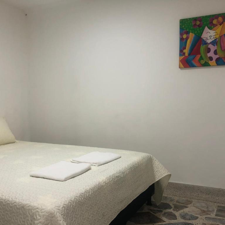 Apartamento cómodo en laureles, grande , céntrico , bien ubicado Apto303 - Apartment - 52