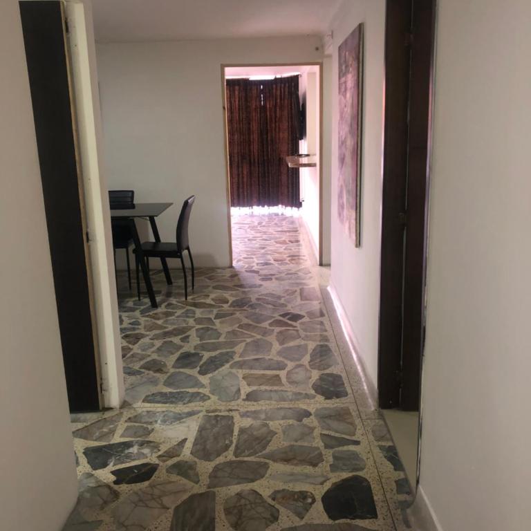 Apartamento cómodo en laureles, grande , céntrico , bien ubicado Apto303 - Apartment - 50