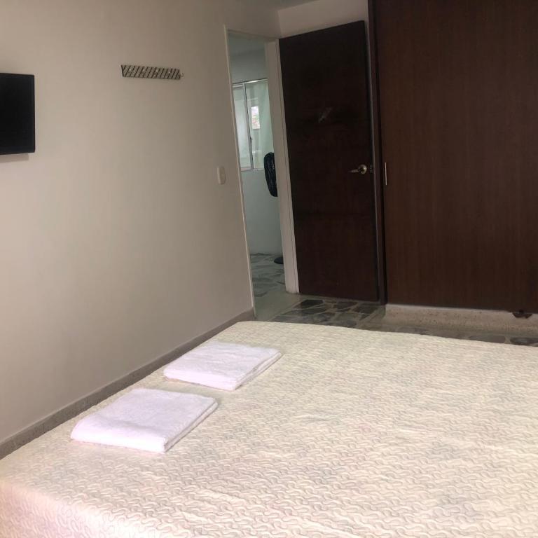 Apartamento cómodo en laureles, grande , céntrico , bien ubicado Apto303 - Apartment - 17