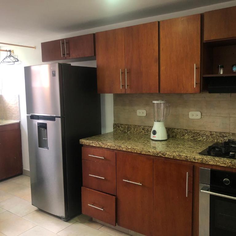 Apartamento cómodo en laureles, grande , céntrico , bien ubicado Apto303 - Apartment - 31