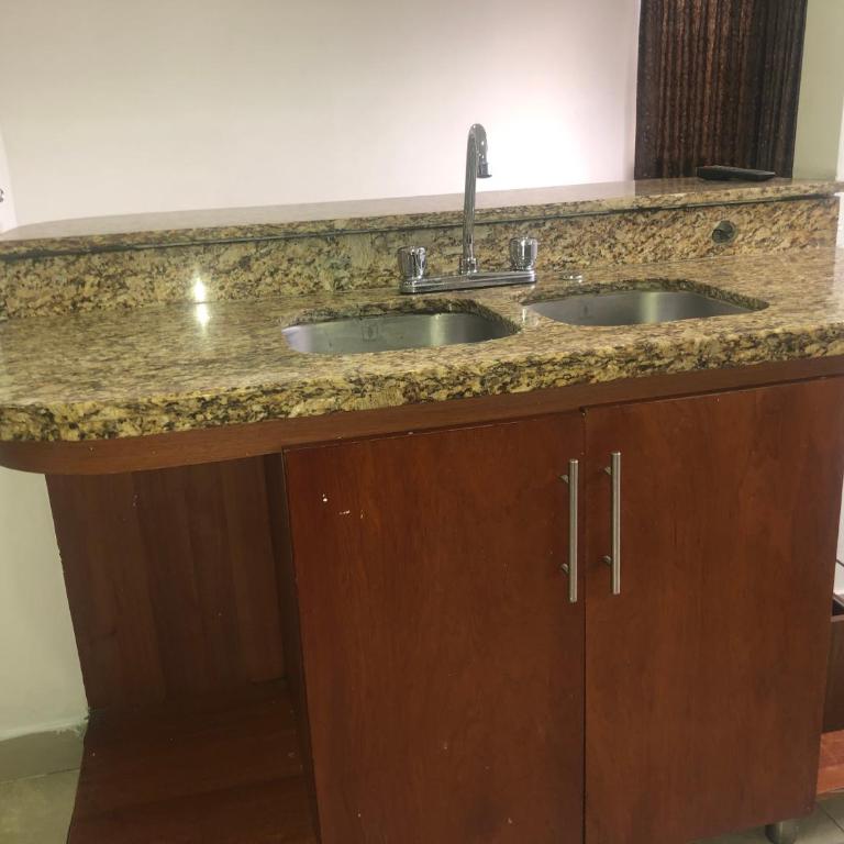 Apartamento cómodo en laureles, grande , céntrico , bien ubicado Apto303 - Apartment - 89