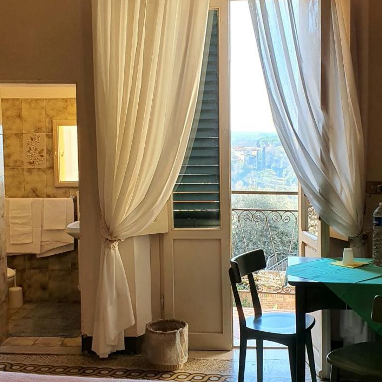 Soggiorno Dimora Del Grifo - Camera Matrimoniale con Doccia in Comune - 27