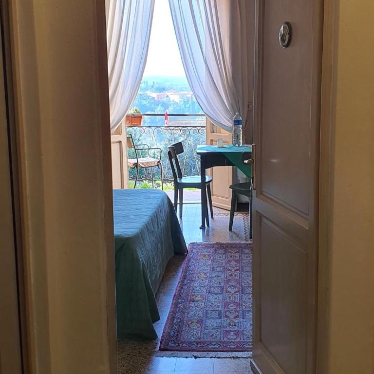 Soggiorno Dimora Del Grifo - Camera Matrimoniale con Doccia in Comune - 31
