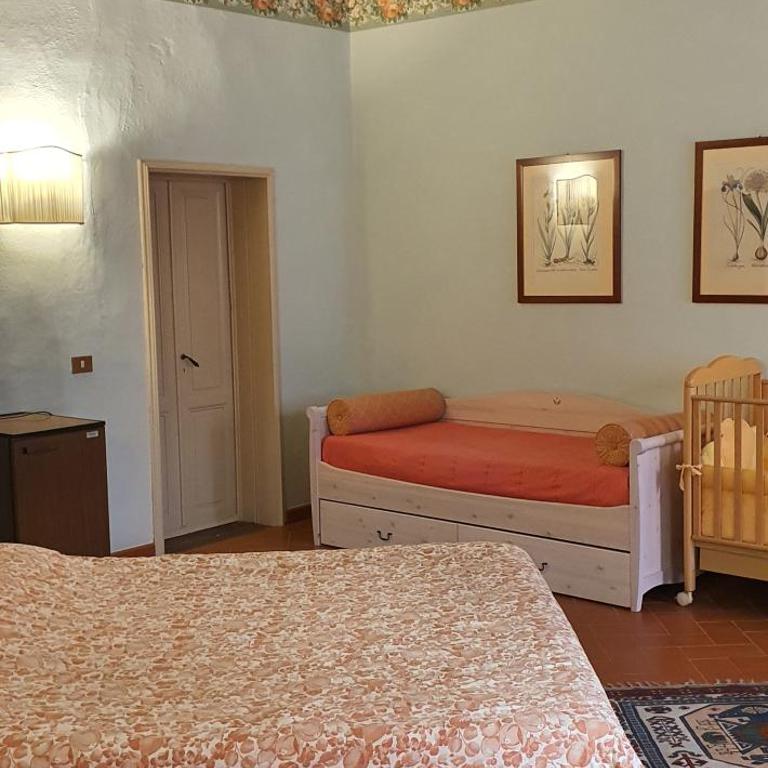 Soggiorno Dimora Del Grifo - Camera Quadrupla Verde con Bagno in Comune - 21