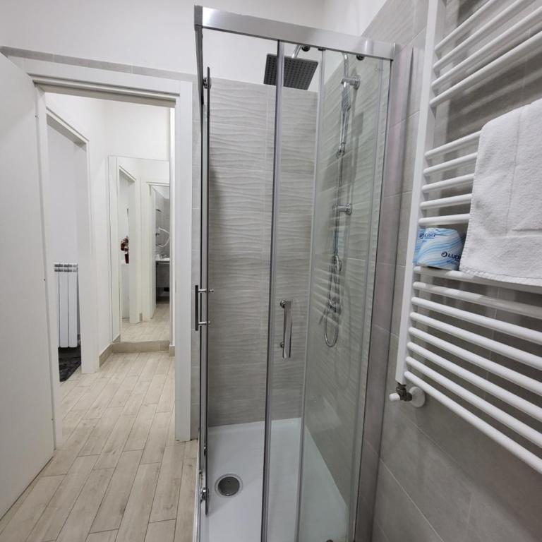 New Era Rooms - Camera Tripla Luxury - 12