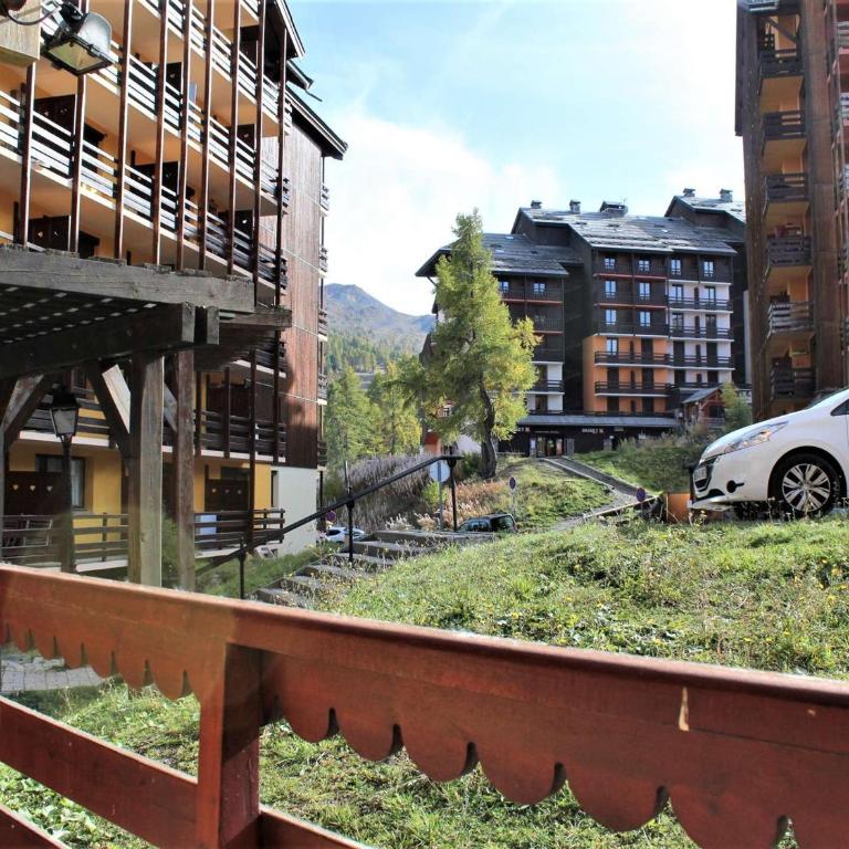 Appartement 2P 6 couchages, proche pistes, balcon, parking, animaux OK - Appartement 1 Chambre - 13