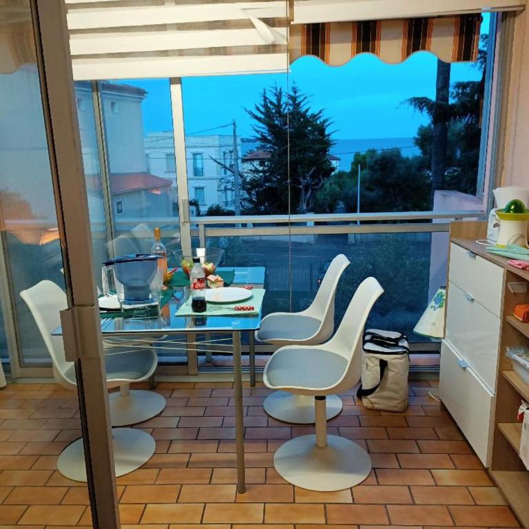 Résidence L'Iliade Appartement à 5 mn des plages Vue mer Parking gratuit - Studio - Vue sur Mer - 11