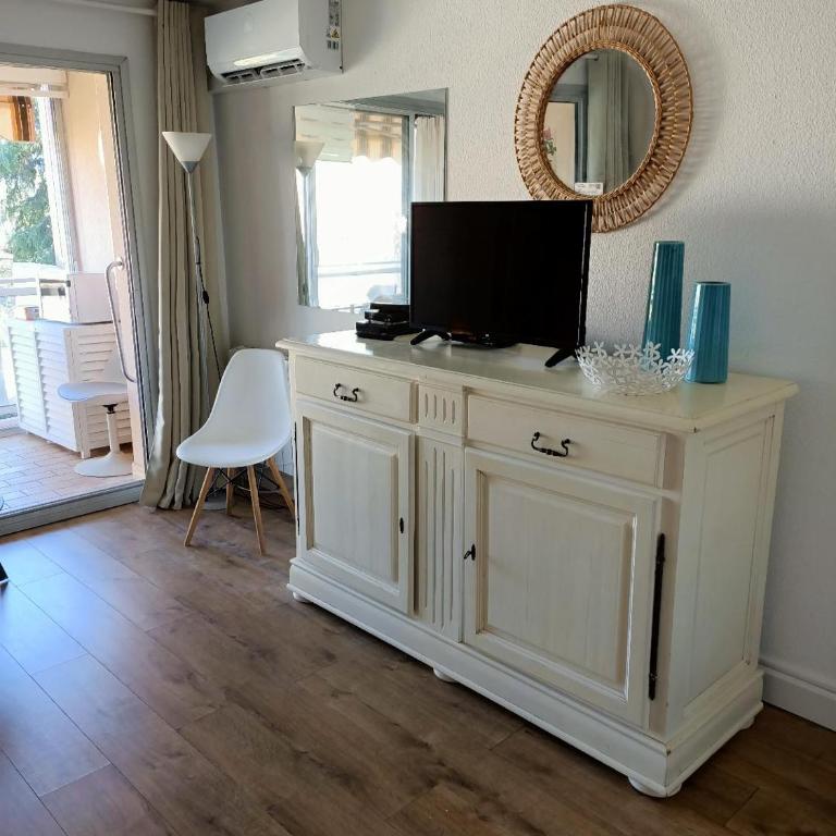 Résidence L'Iliade Appartement à 5 mn des plages Vue mer Parking gratuit - Studio - Vue sur Mer - 9